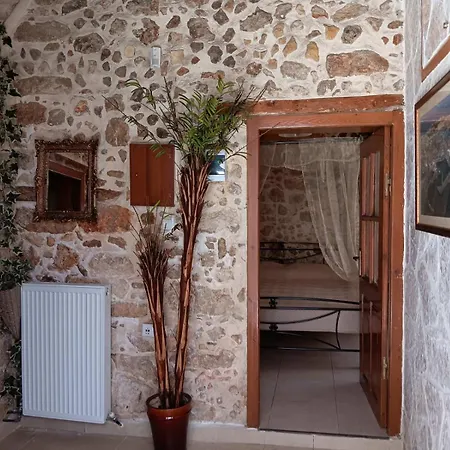Rustic Serenity Bed and breakfast